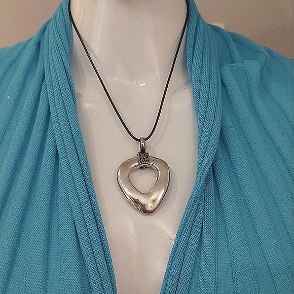 Sterling Silver 925 Heart Pendant Minimalist Design - Picture 3 of 13